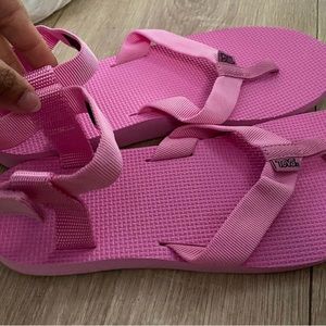 ❌SOLD❌ Teva “The Original Classic” Sandals Pink Size 10